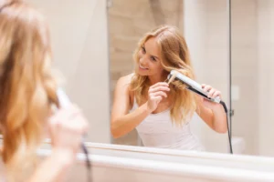 Planchas de vapor alisando el cabello con efecto suave y sin encrespamiento